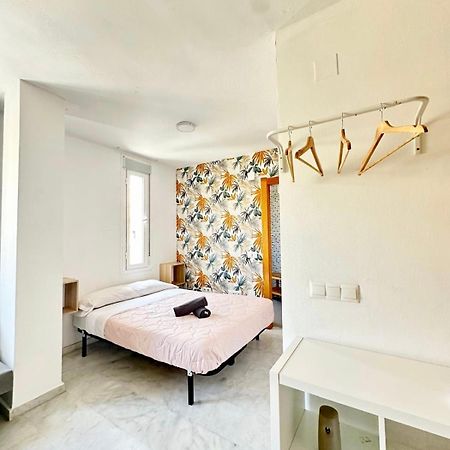 Apartamentos Playa Misericordias Málaga Exteriör bild